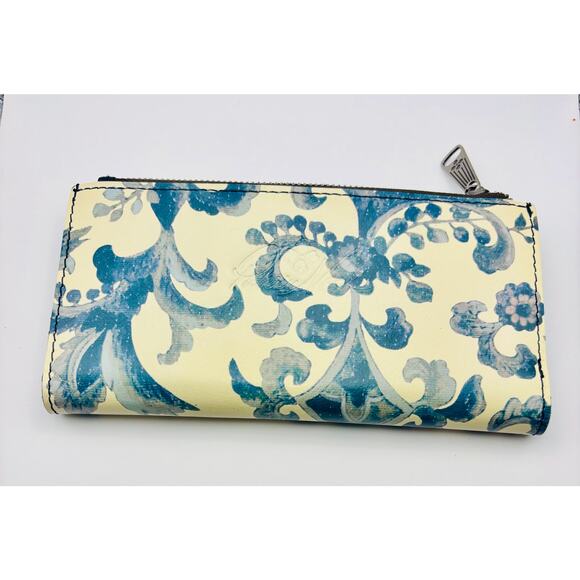 Patricia Nash Nazari Wallet - Picture 4 of 5